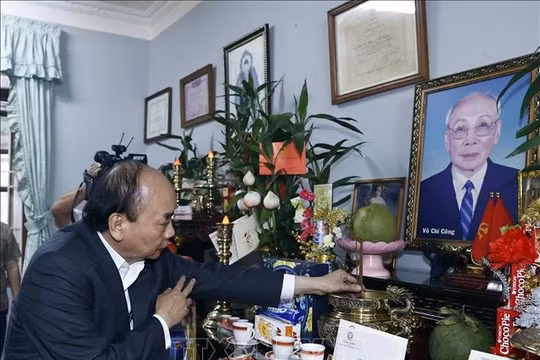 Chủ tịch nước thăm, chúc Tết gia đình các cố Lãnh đạo Đảng, Nhà nước