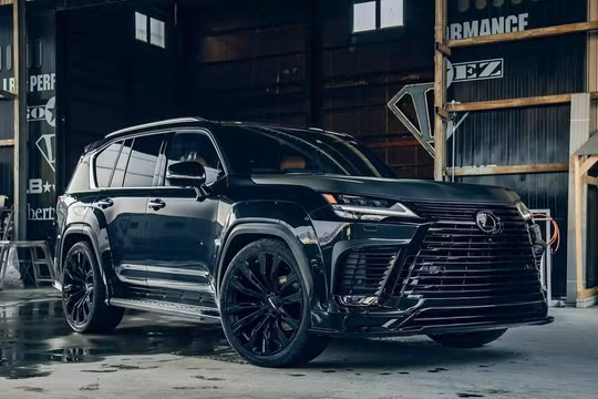 Chi tiết Lexus LX 600 Liberty Walk bản độ thân rộng