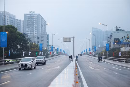 Hà Nội: Chính thức thông xe đường Vành đai 2 trên cao Vĩnh Tuy - Ngã Tư Sở