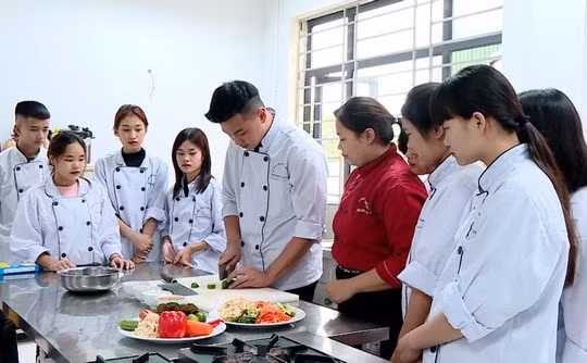 Ninh Bình đẩy mạnh đào tạo nhân lực chất lượng cao cho du lịch