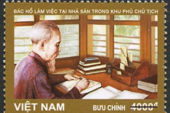 Phát hành bộ tem bưu chính “Nhà sàn Bác Hồ trong khu Phủ Chủ tịch”