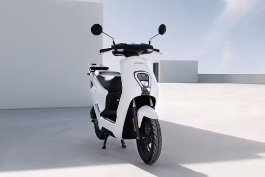 Honda ra mắt xe điện EM1, đối đầu với Yamaha Neo's