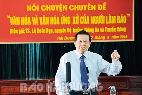 Báo Hải Dương tổ chức buổi nói chuyện về văn hóa ứng xử của người làm báo