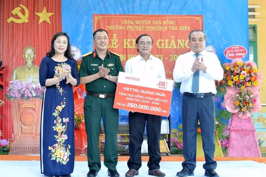 Viettel hoàn thành Chương trình học bổng 10 năm “Vì em hiếu học”