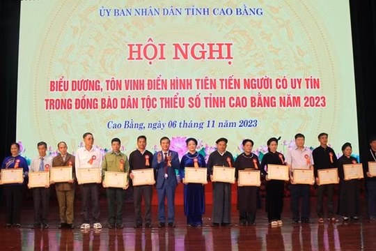 Sửa đổi tiêu chí lựa chọn, công nhận người có uy tín trong đồng bào dân tộc thiểu số
