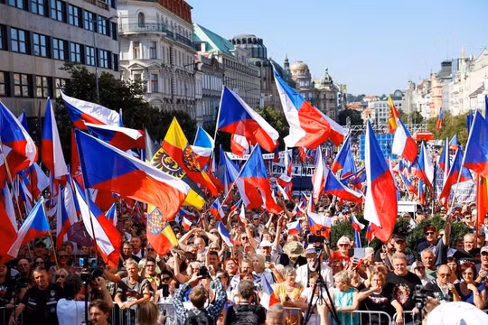 Người Czech biểu tình phản đối chính sách thân phương Tây