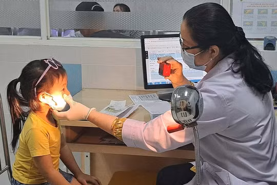 Biến thể virus làm bùng dịch đau mắt đỏ ở TP. HCM nguy hiểm như thế nào?