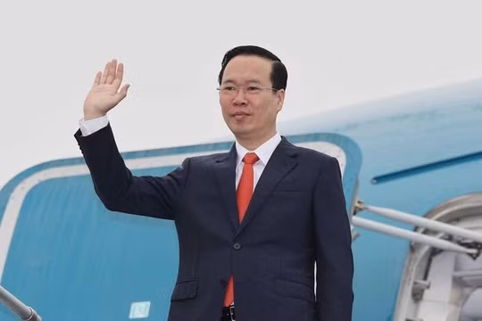 Chủ tịch nước Võ Văn Thưởng lên đường tham dự Lễ đăng quang của Nhà vua Anh Charles III