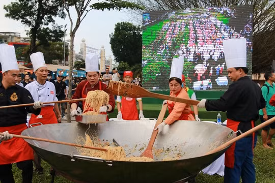 Hấp dẫn ẩm thực Huế