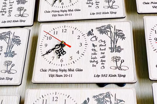 Hà Nội: Hoa tươi tăng giá nhẹ, thị trường quà tặng sôi động trước thềm 20/11
