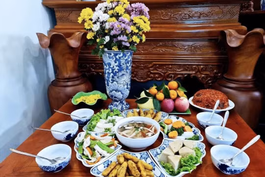 Dịch vụ đặt cỗ online sôi động trước ngày Rằm Tháng Giêng