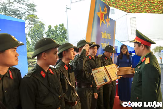 Hà Nội: Gặp mặt thanh niên tình nguyện lên đường nhập ngũ năm 2023