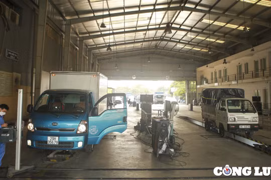 Xem xét mở cửa trở lại trung tâm đăng kiểm duy nhất ở tỉnh Hoà Bình