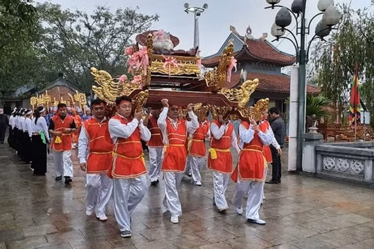 Đặc sắc màn rước kiệu Lễ hội Tản Viên Sơn Thánh