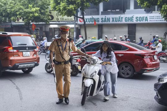 Hà Nội: Xử lý hơn 2.300 trường hợp học sinh, sinh viên vi phạm trật tự an toàn giao thông