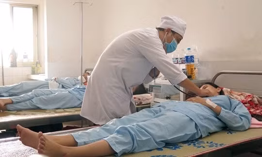 Dịch sốt xuất huyết đang cao điểm ở Hà Nội