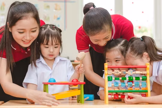 Xin tăng lương cho giáo viên: Luôn luôn lắng nghe, bao giờ mới hiểu?
