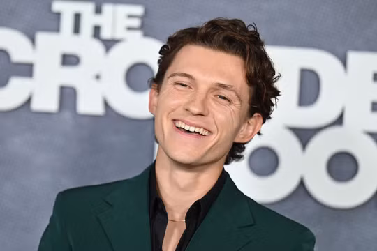 'Người Nhện' Tom Holland tạm ngừng đóng phim
