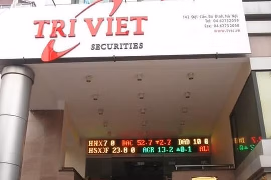 Thua lỗ hàng trăm tỷ do đầu tư chứng khoán, Quản lý tài sản Trí Việt lấy đâu ra tiền mua cổ phiếu quỹ?