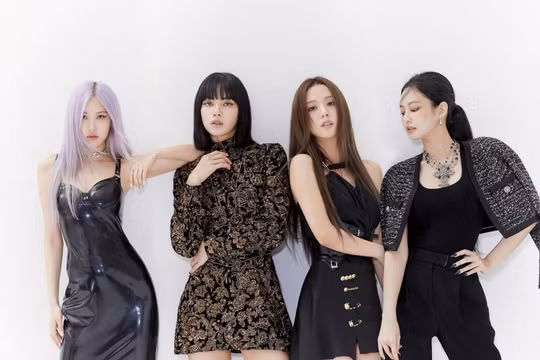 Cổ phiếu công ty quản lý BlackPink lao dốc vì Lisa không tái ký hợp đồng