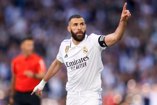 Benzema ghi hat-trick trong 7 phút, Real thắng vùi dập Valladolid