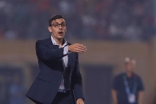 Campuchia bổ nhiệm huấn luyện viên mới thay Keisuke Honda sau SEA Games 32