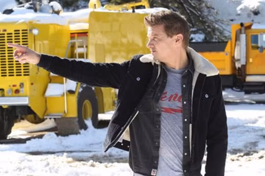 'Thần tiễn' Jeremy Renner nguy kịch sau khi bị xe ủi tuyết cán qua chân