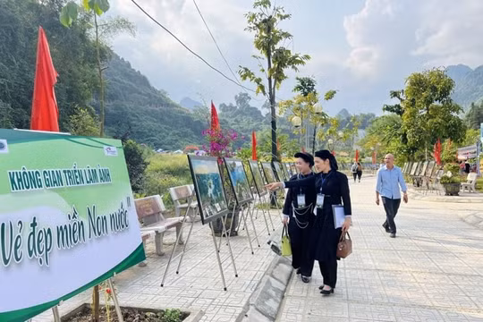 Cao Bằng khai mạc Lễ hội Du lịch thác Bản Giốc 2023