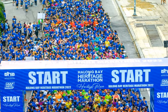 Gần 1.000 VĐV quốc tế tham dự Giải Marathon Quốc tế Di Sản Hạ Long 2023