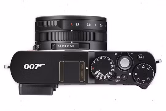 Leica trình làng máy ảnh mới