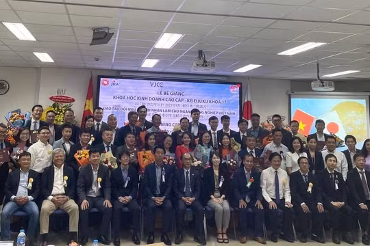 Phó Tổng lãnh sự Nhật hi vọng các doanh nhân tốt nghiệp khoá học Keieijuku sẽ nhớ tới Nhật Bản