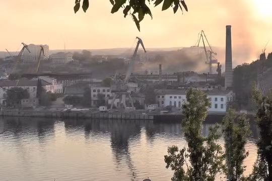 Ukraine nói phá thêm 2 tàu chiến và 1 hệ thống phòng không của Nga ở Biển Đen