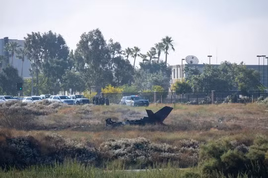 Rơi máy bay ở California, 6 người thiệt mạng