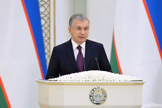 Uzbekistan tổ chức bầu cử sớm sau khi thay đổi hiến pháp