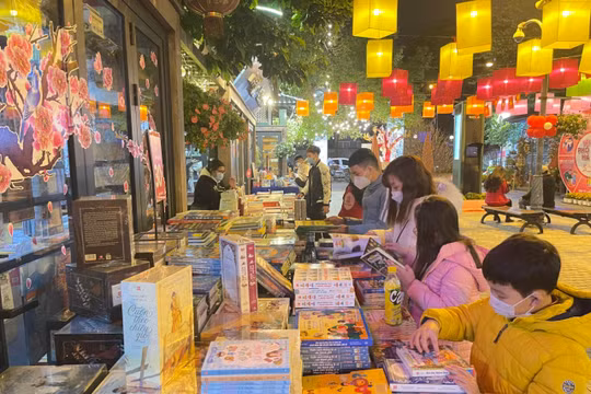 Nhân Ngày đọc sách và Văn hóa đọc 21/4: Lại nghĩ về sách
