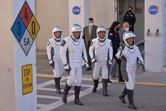 SpaceX đưa thành công 4 phi hành gia ISS trở về Trái đất