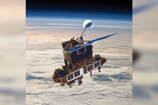Vệ tinh cũ của NASA rơi ngoài khơi Alaska