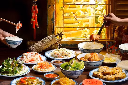 Nóng trong người vì tiệc tùng liên tiếp trước khi về quê ăn Tết: Phải làm sao?