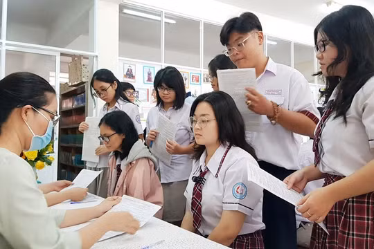 Giảm dần tuyển sinh bằng điểm thi tốt nghiệp