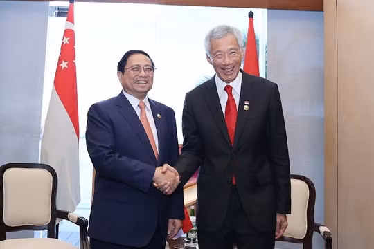 Thủ tướng Phạm Minh Chính gặp Thủ tướng Singapore Lý Hiển Long, Thủ tướng Lào Sonexay Siphandone