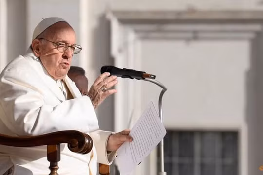 Giáo hoàng Francis phải nhập viện 'vài ngày' vì viêm đường hô hấp
