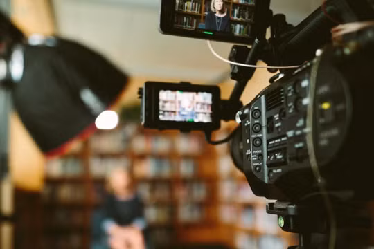 Tại sao các nhà báo nên tìm hiểu về podcast video?