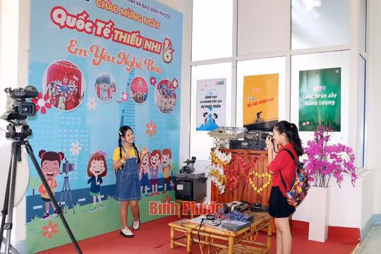 Nuôi dưỡng tinh thần yêu nghề báo cho các em thiếu niên, nhi đồng