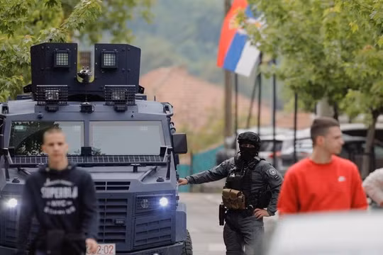 Người đứng đầu NATO kêu gọi Kosovo giảm căng thẳng với Serbia