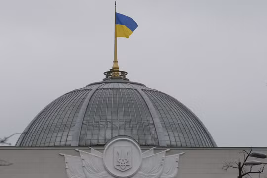 Ukraine gia hạn thiết quân luật, bác bỏ bầu cử vào tháng 10