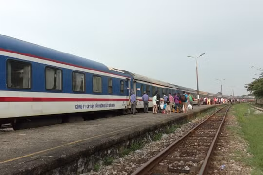 Ngành đường sắt chạy thêm nhiều tàu khách dịp cao điểm du lịch hè
