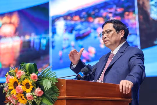 Thủ tướng: Quyết tâm biến Bắc Trung Bộ và duyên hải Trung Bộ thành vùng đất giàu có