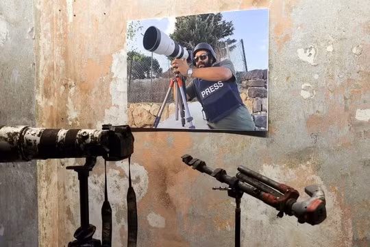 Nhà báo Reuters thiệt mạng ở Lebanon là do xe tăng của Israel