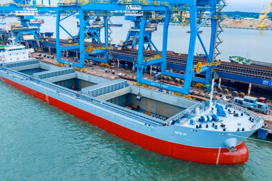 Hòa Phát chính thức đưa vào khai thác tàu HPS-01, phục vụ vận tải nội địa