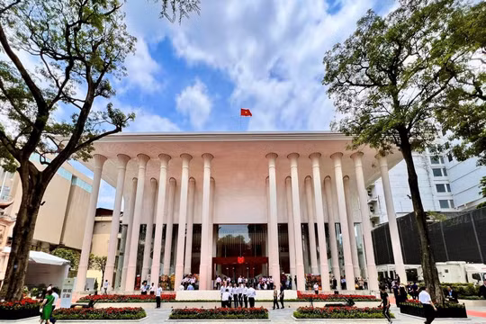 Nhà hát Hồ Gươm nằm trong Top 10 nhà hát opera tuyệt vời nhất thế giới